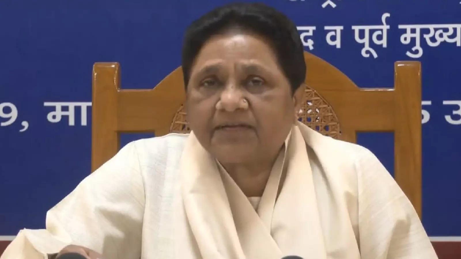 पार्टी के मामले में रिश्ते-नाते आड़े नहीं आएंगे, आकाश आनंद को किया आउट… अब मायावती ने दिया ये संदेश