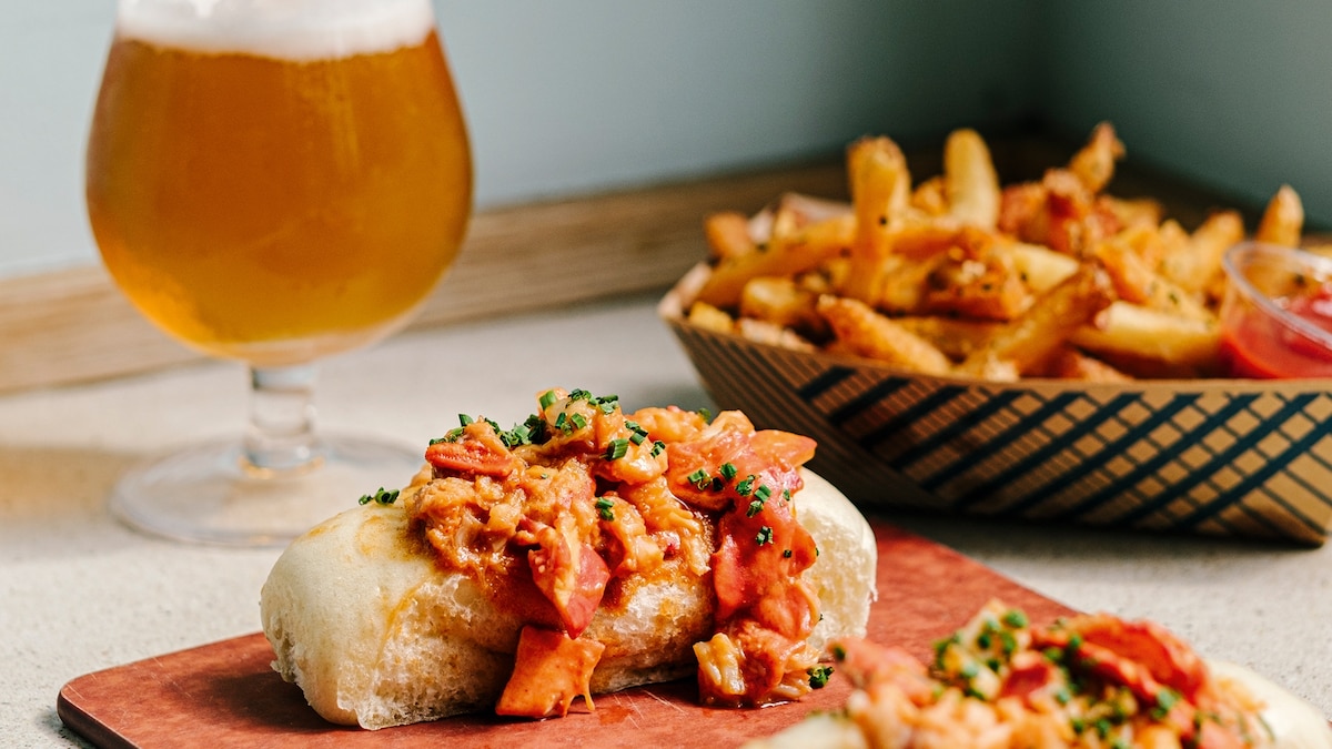 Where to eat the best lobster roll in Boston