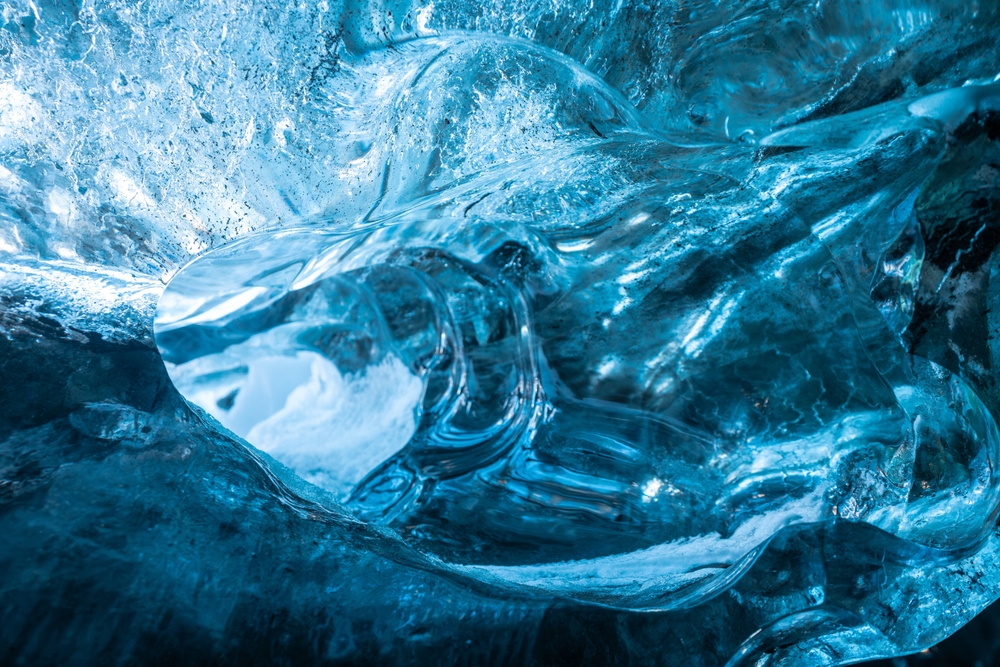 Ice Quakes Cause Glacial Ice to Flow Toward the Ocean