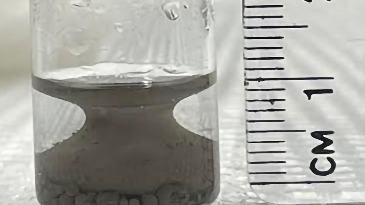 Student accidentally creates ‘shape-recovering liquid’ that’s an exception to the laws of thermodynamics
