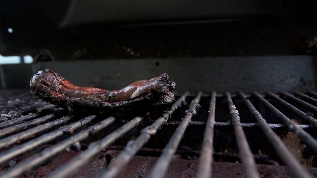 How to safely clean your grill