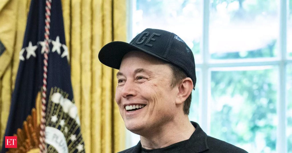 Stephen Miller gets trolled by Dems after wife seen exiting White House with Elon Musk in viral photo moment