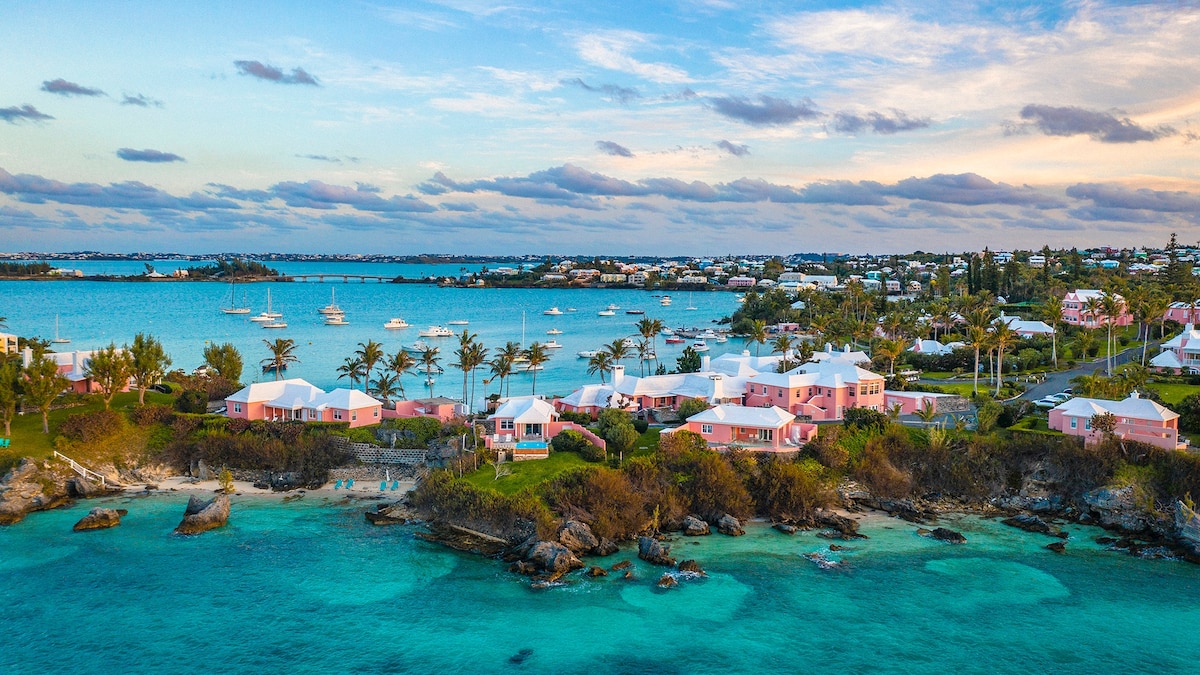 Love pink sand beaches? Here’s your essential guide to visiting Bermuda