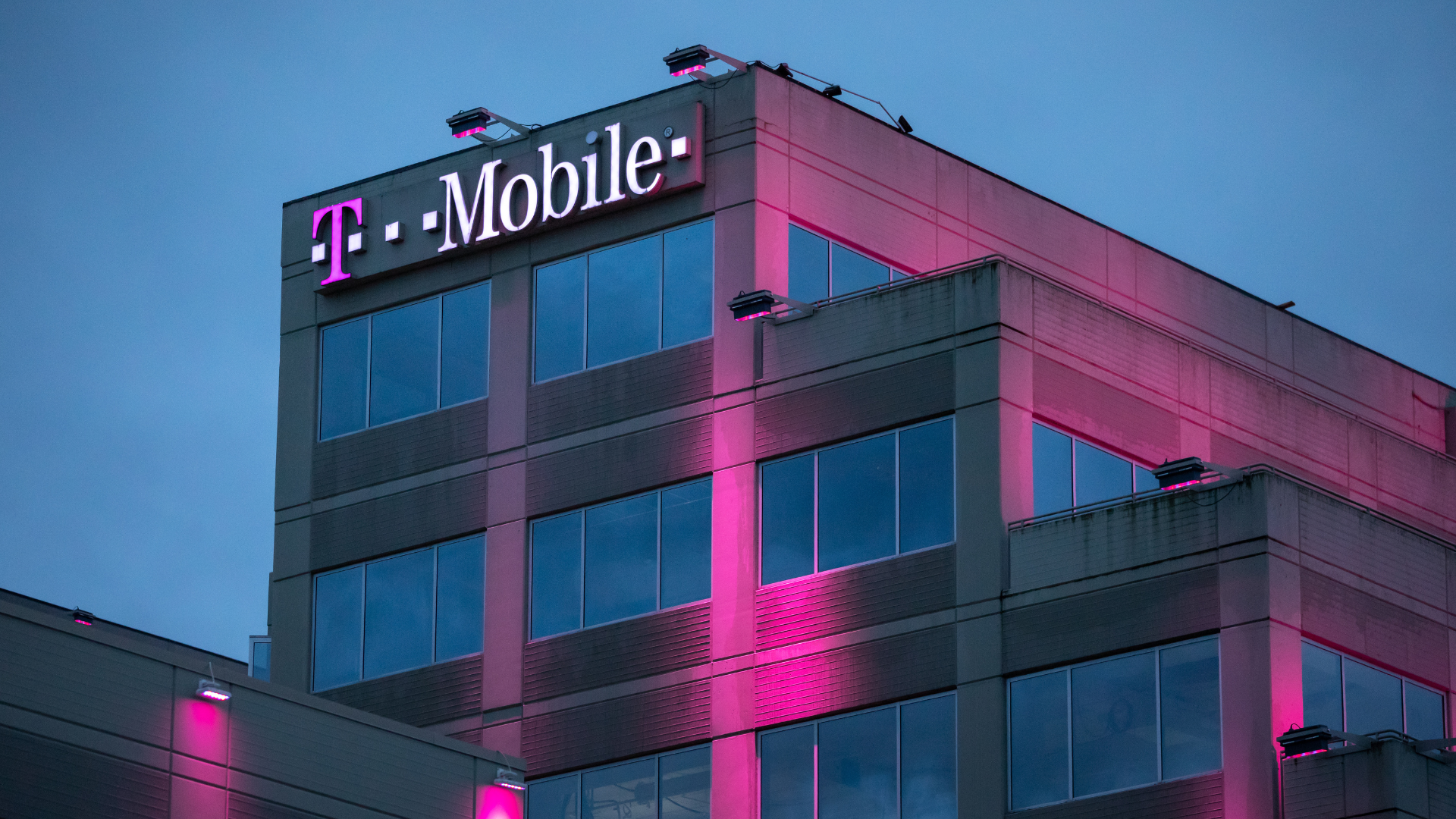 T-Mobile Is Expanding Its Starlink Beta to Everyone