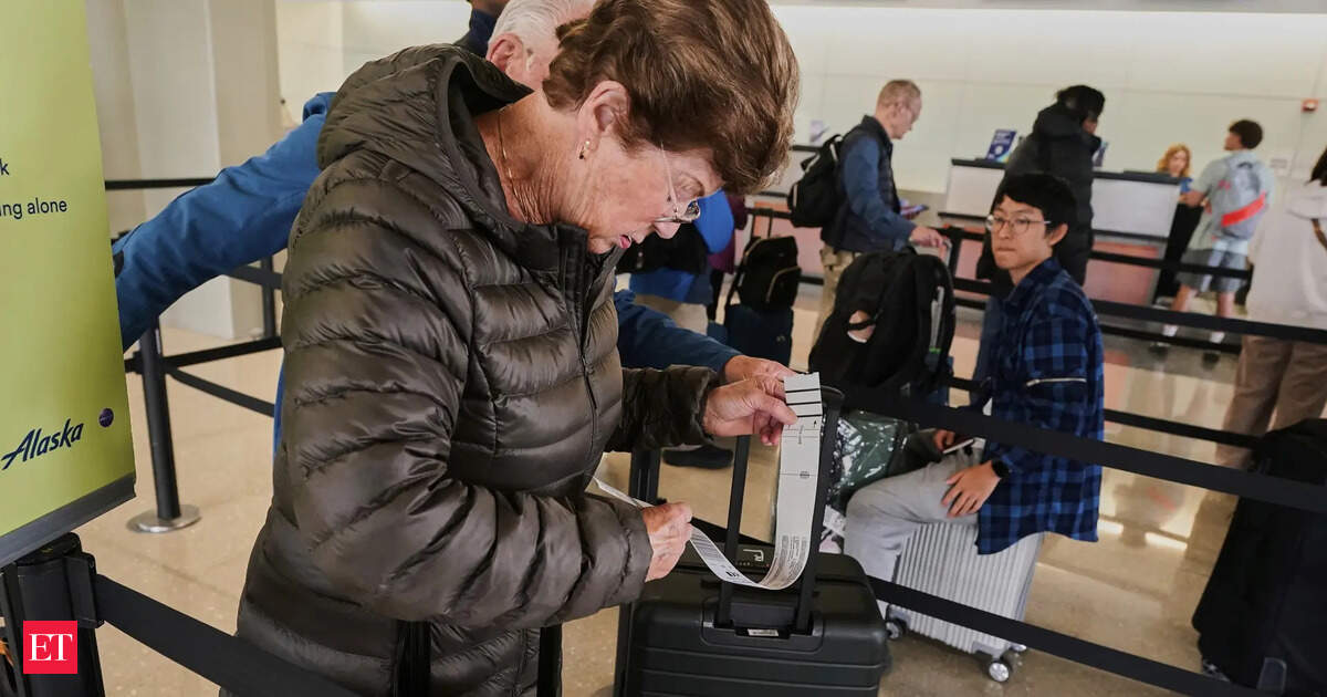 $7.27 billion and counting: How checked baggage fees became a goldmine for airlines