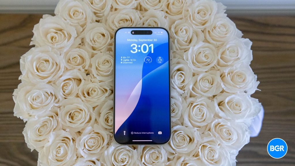 Massive iOS 26 makeover is all about the revolutionary iPhone 20 design