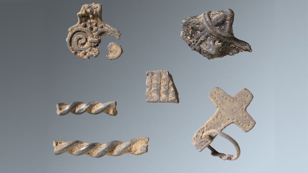 1,000-year-old Viking Age hoard has a pendant that may be a cross or Thor’s hammer