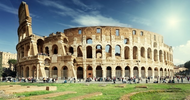 10 Surprising Ways Modern Visitors Have Harmed Historic Sites