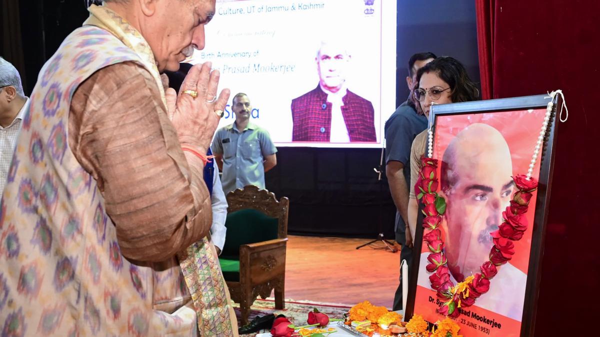 l-g-sinha,-union-minister-goyal-pay-tributes-to-syama-prasad-on-124th-birth-anniversary-in-kashmir