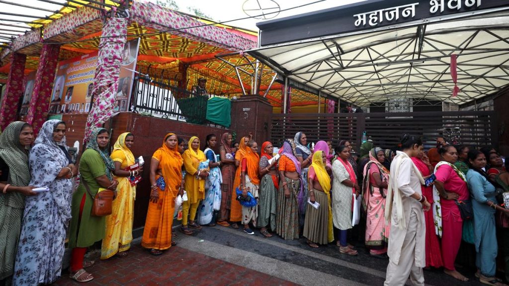 7,500 Pilgrims Embark on Amarnath Yatra Under Tight Security