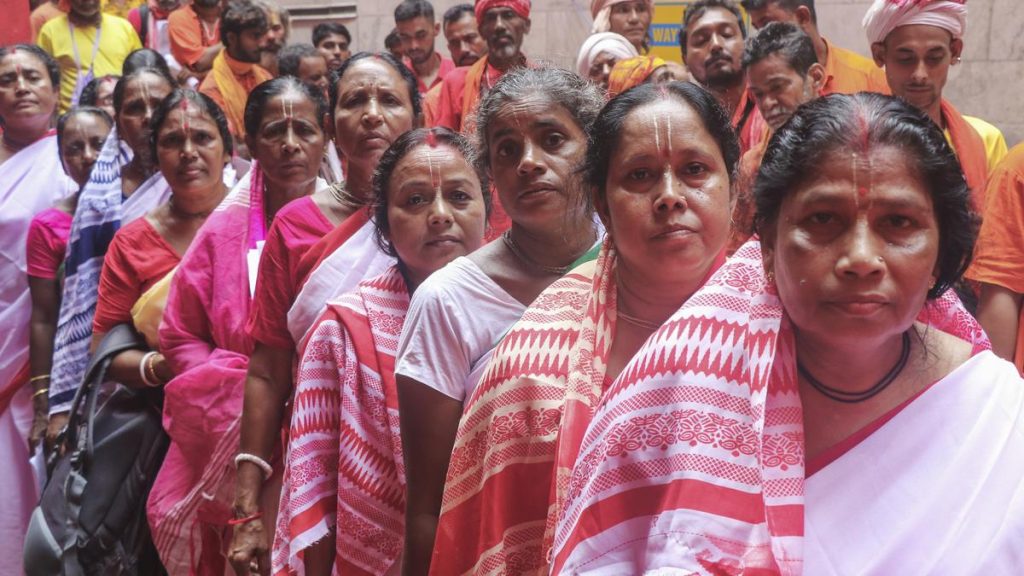 Fresh batch of over 7,500 pilgrims leaves for Amarnath shrine