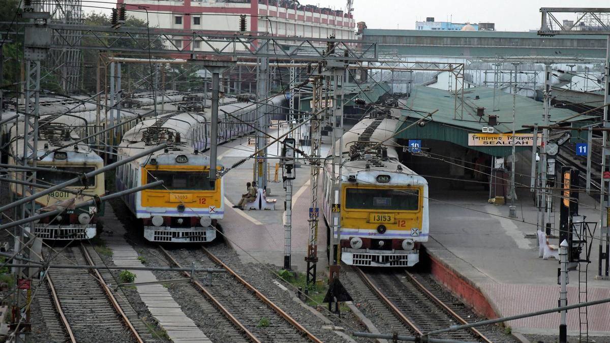 alert-train-driver-averts-accident-in-sealdah-division