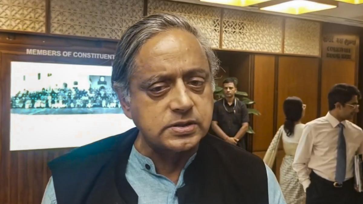 shashi-tharoor-criticised-by-muraleedharan-over-cm-survey-remarks:-‘first-decide-which-party-you-belong-to’