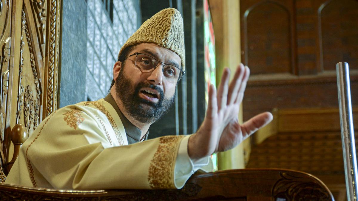 placed-under-house-arrest,-not-allowed-to-offer-prayers-at-jamia-masjid:-hurriyat-conference-chairman-mirwaiz-umar-farooq