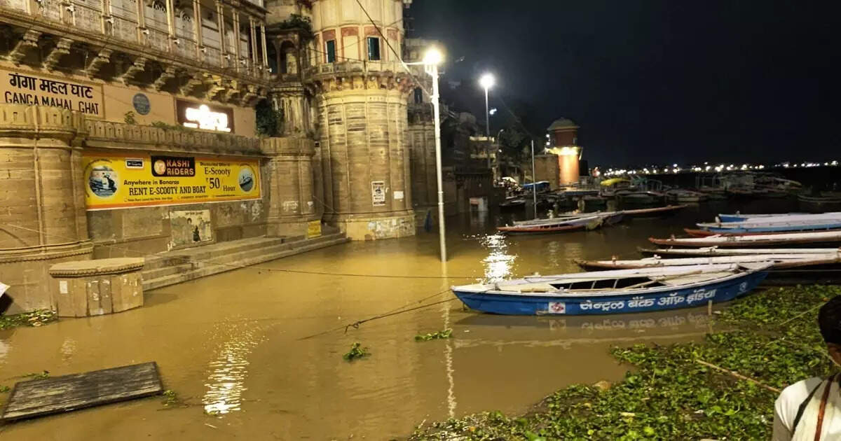 सावन से पहले ही डूब गए गंगा नदी के सभी घाट, नौका संचालन पर रोक, पर्यटन व्यापार पर होगा असर