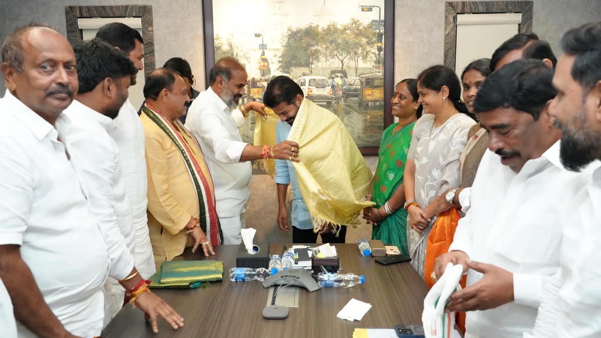cm-tells-bc-leaders-that-caste-survey-of-telangana-was-most-robust-and-transparent