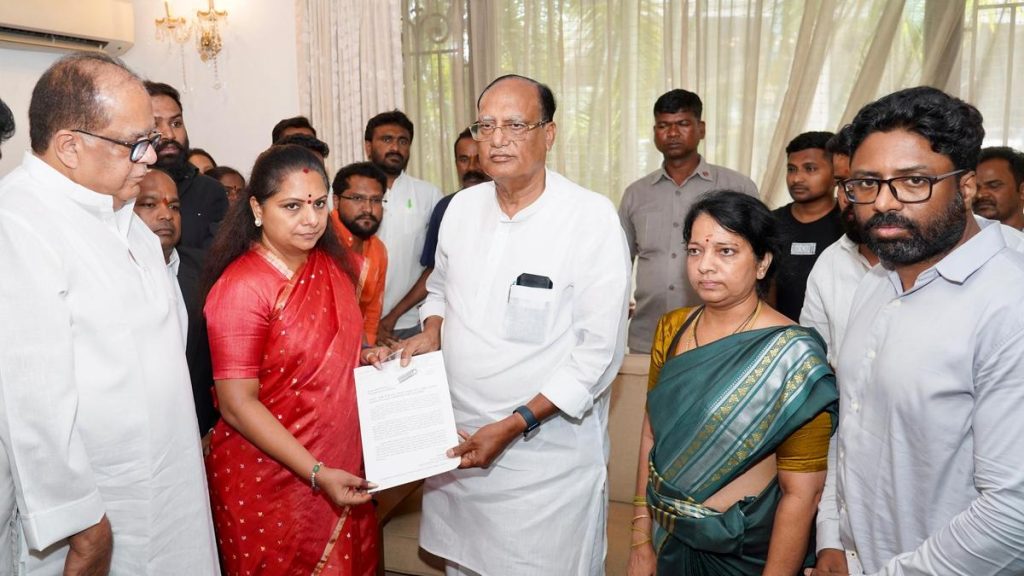 MLC Kavitha Files Complaint Against Teenmar Mallanna Over 'Insulting Comments