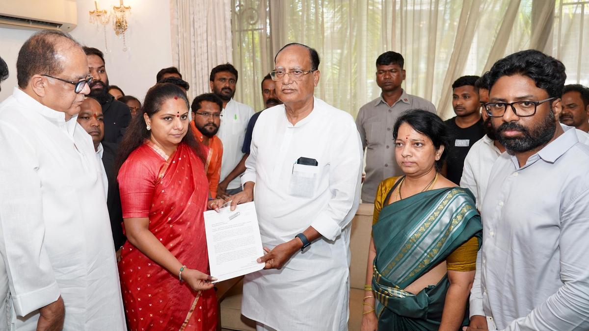 mlc-kavitha-lodges-complaint-against-teenmar-mallanna-for-making-‘insulting-comments’