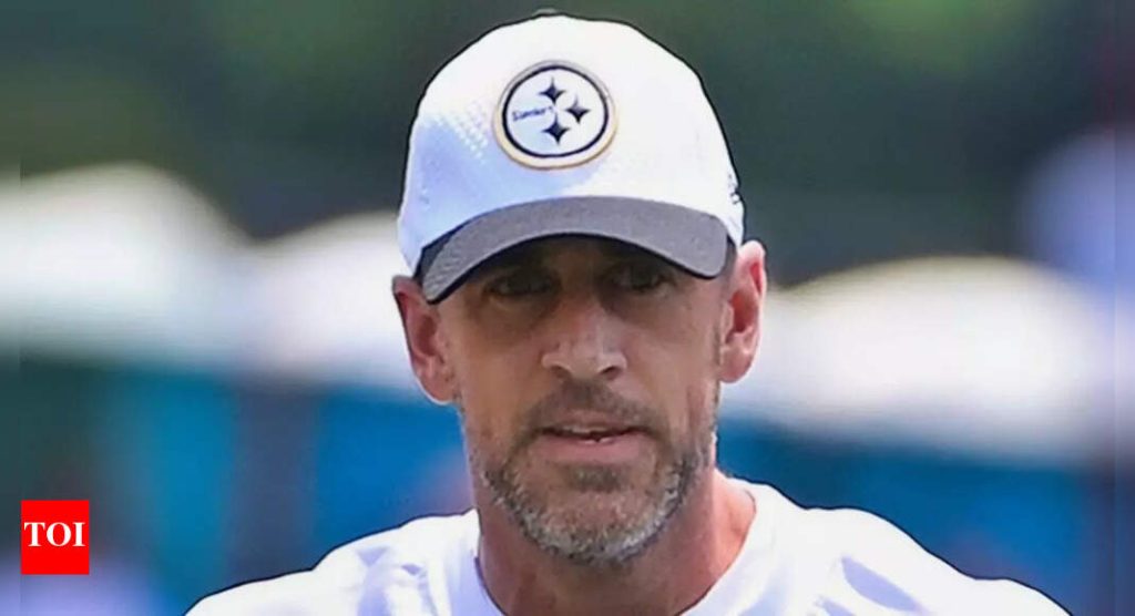 Aaron Rodgers’ touching reunion with ‘family’ member steals spotlight from celebrity golf event