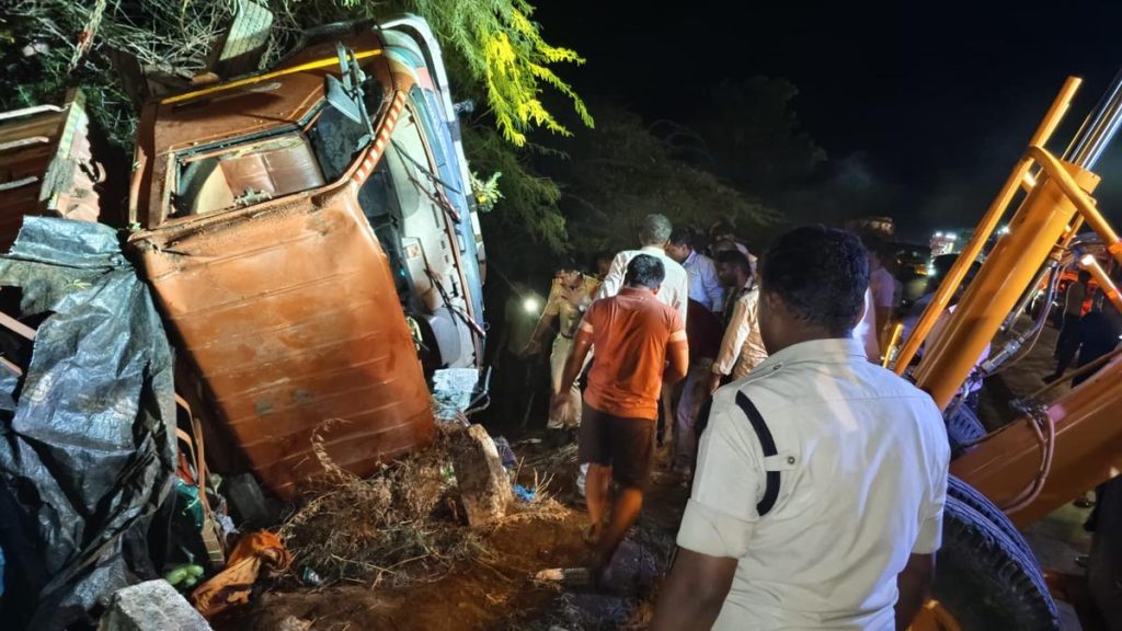 Lokesh, Jagan Mourn Loss of Farm Workers in Railway Kodur Accident