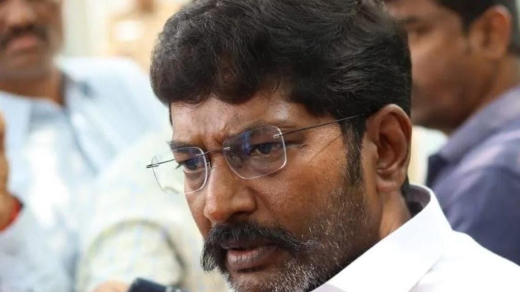 Submit list of criminal cases against ‘Savukku’ Shankar: Madras High Court
