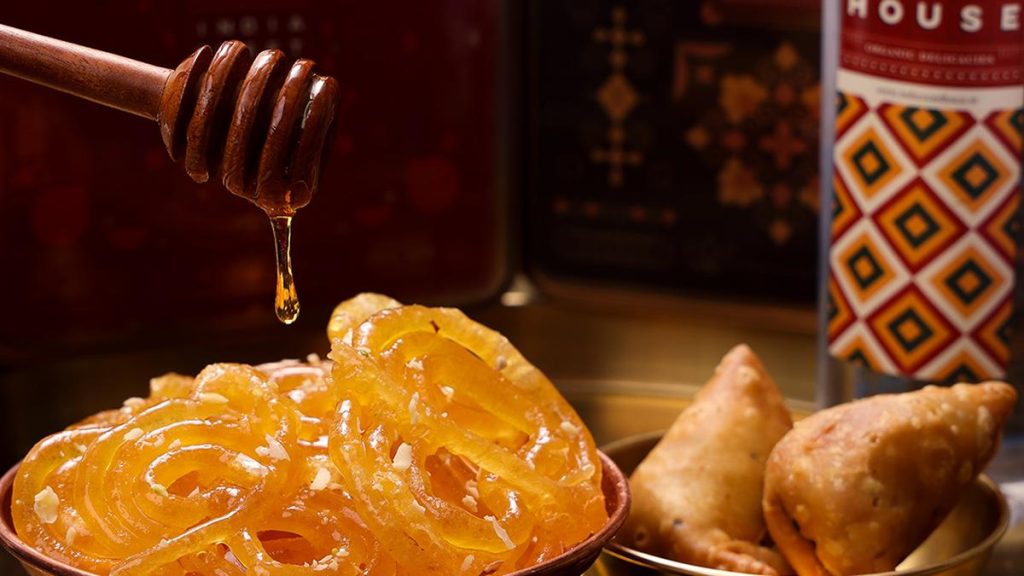Samosa, jalebis, other Indian popular snacks to soon carry health warnings, says Health Ministry