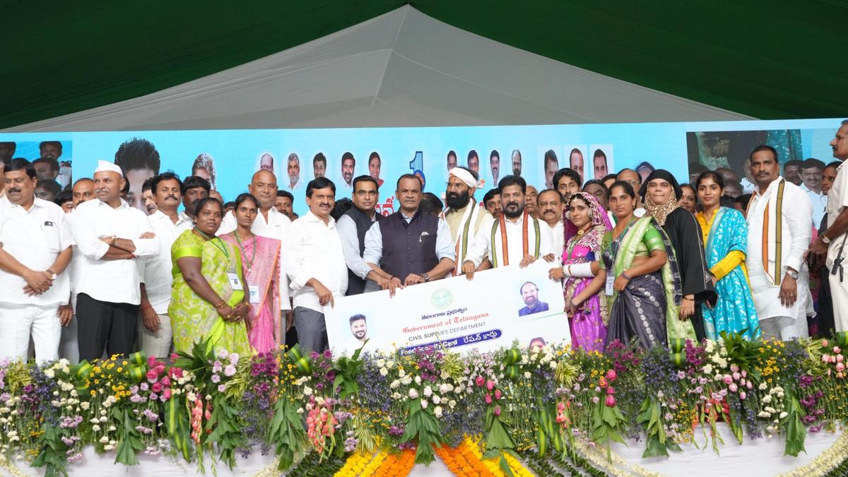 cm-launches-new-ration-cards;-80%-of-telangana-now-gets-free-fine-rice