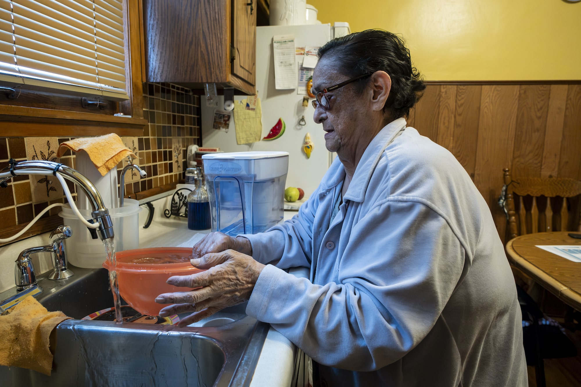 Chicago was supposed to warn residents about toxic lead pipes last year. Most still have no idea.