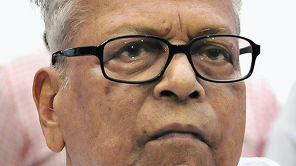 former-kerala-cm-vs.-achuthanandan-to-remain-in-intensive-care