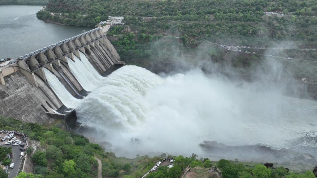 Srisailam dam gates closed as inflows decrease