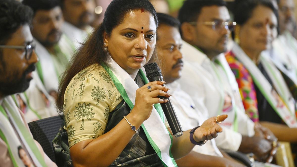 kavitha-demands-telangana-cm’s-resignation-over-banakacherla-project