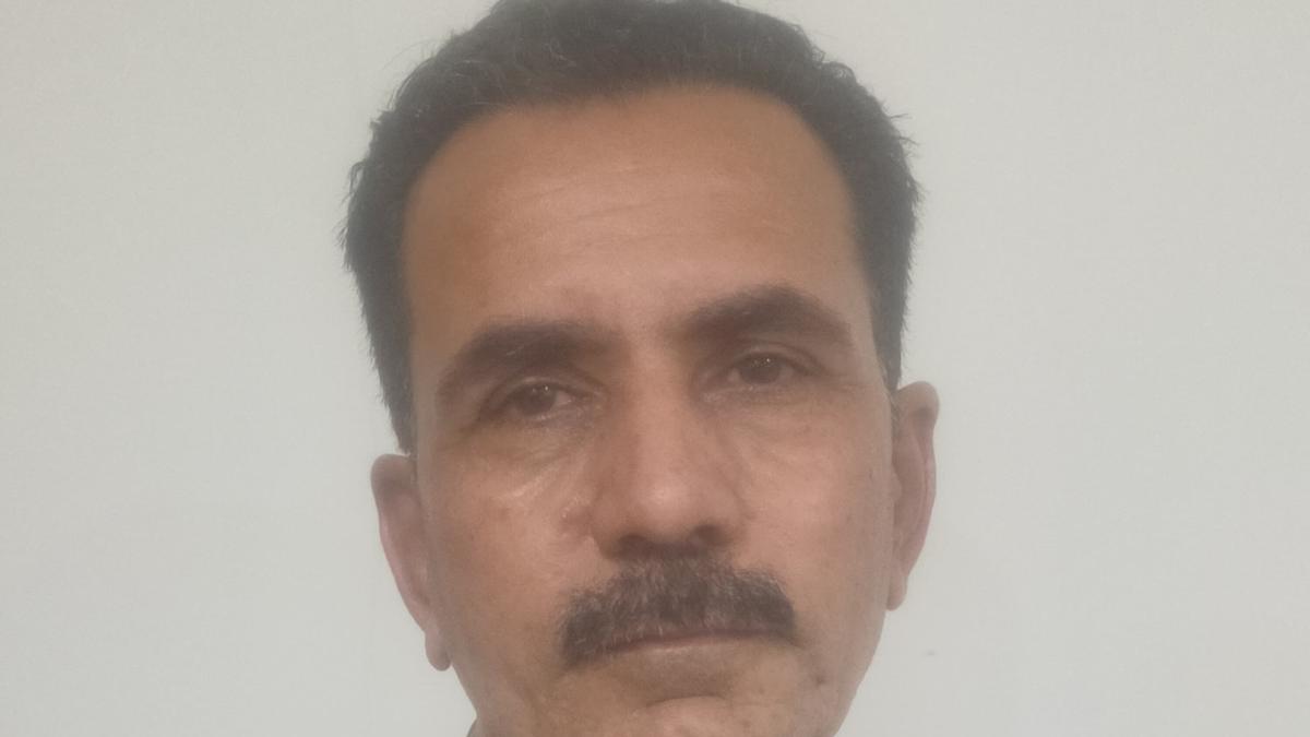 stateless-for-four-years,-doctor-from-pakistan-knocks-on-gujarat-high-court’s-door-for-citizenship