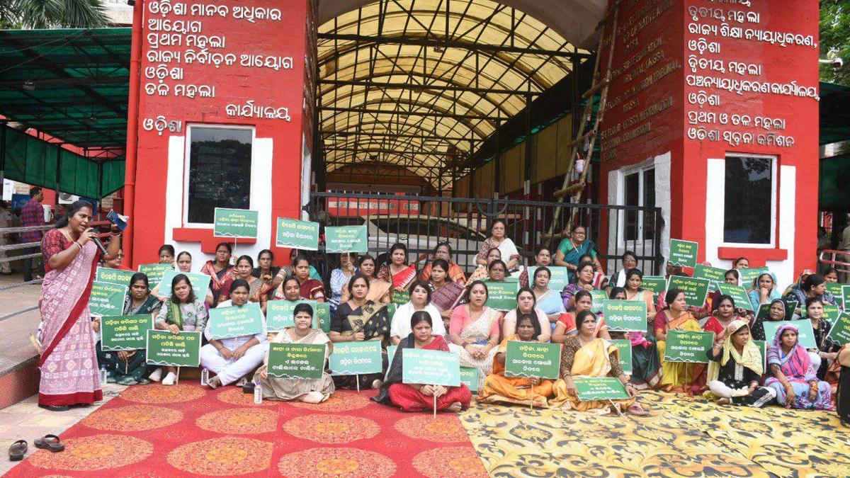 outrage-over-attempts-to-kill-teen-girl-by-setting-her-on-fire-in-odisha