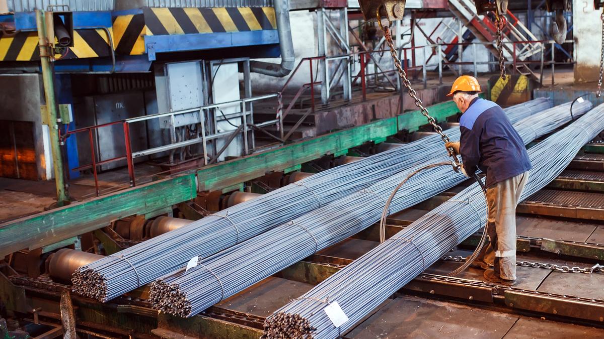 index-of-eight-core-industries-grows-at-three-month-high-of-1.7%-in-june