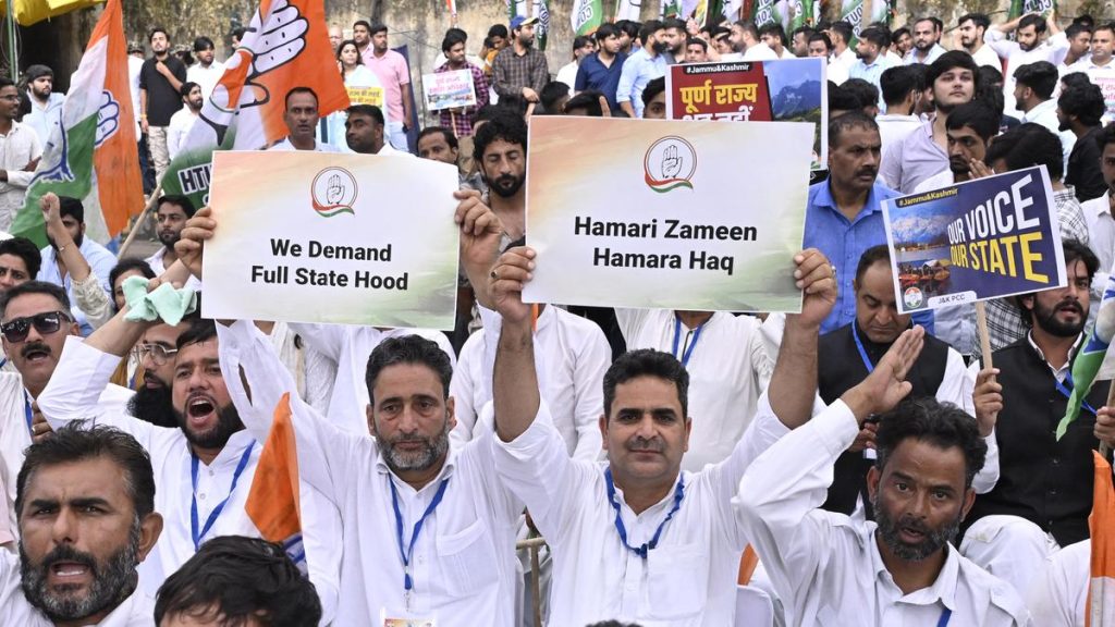 Congress Stages Protest at Jantar Mantar Demanding J&K Statehood Restoration
