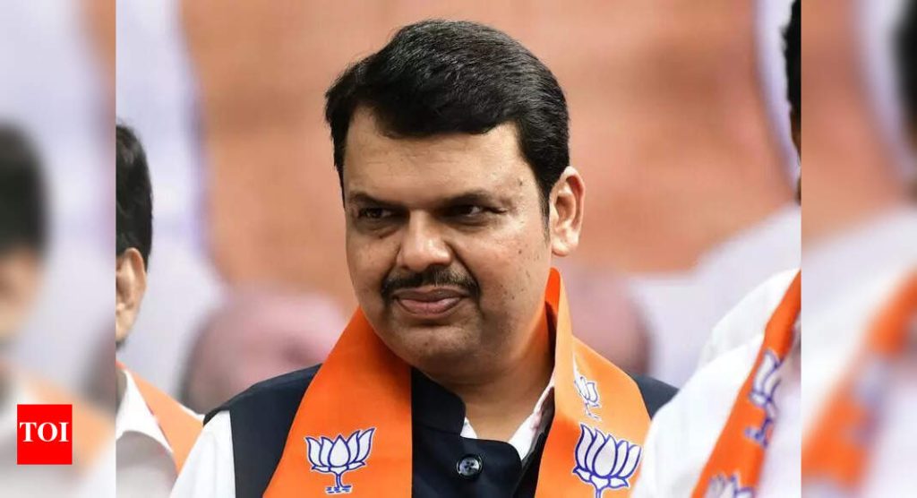 Rahul Gandhi acting on diktats of urban naxals: CM Fadnavis