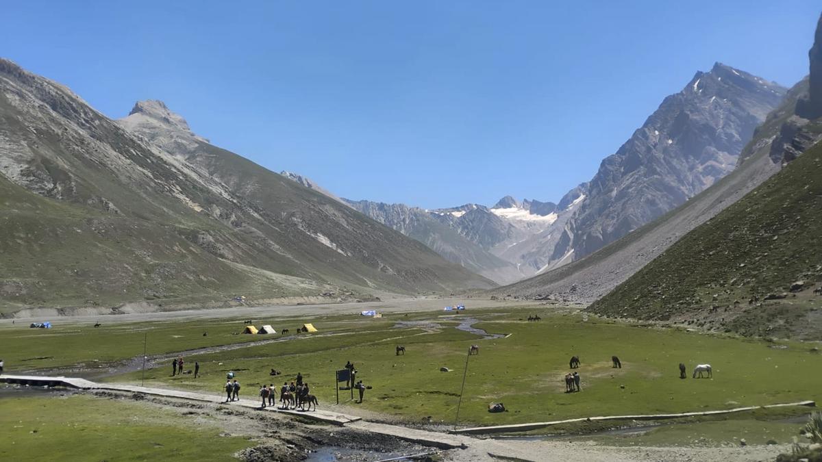 felt-redemption-of-consciousness,-say-foreign-pilgrims-after-amarnath-shrine-‘darshan’