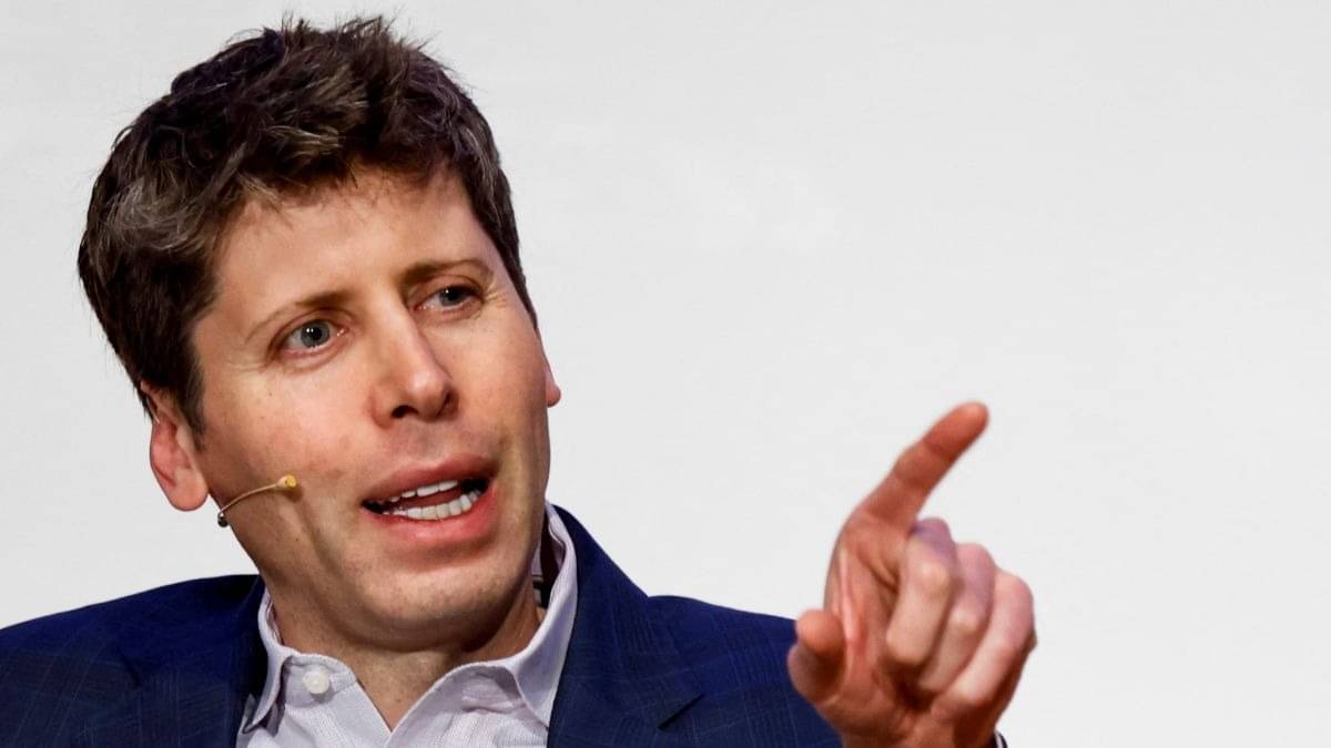 “ChatGPT Is Smarter Than Most Doctors, But I Still Want a Human,” Says Sam Altman