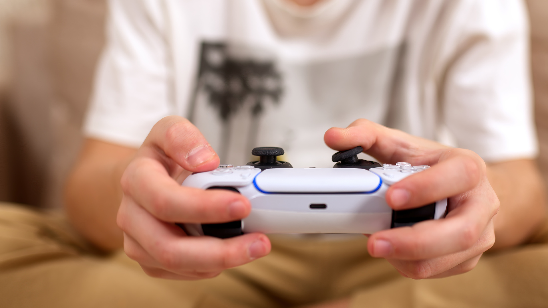Sony Will Soon Let You Pair Your PS5 Controller With Multiple Devices at Once