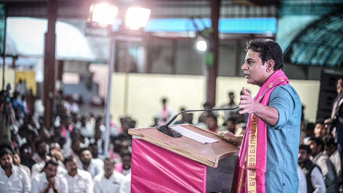 ktr,-harish-tell-brs-students-wing-to-educate-people-on-injustice-to-tg-on-river-waters-issue