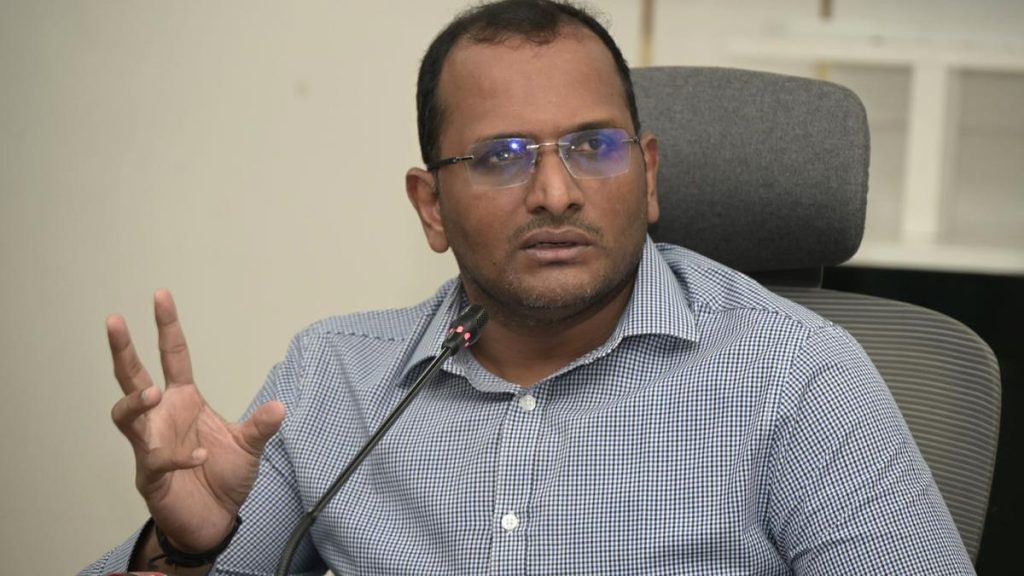 Officials told to speed up land acquisition for Vizag Metro Rail project