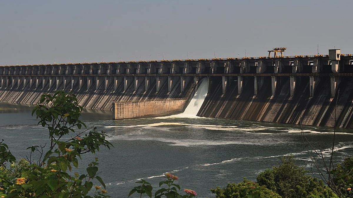 water-release-from-ujani-dam-in-maharashtra-prompts-official-advisory-in-kalaburagi