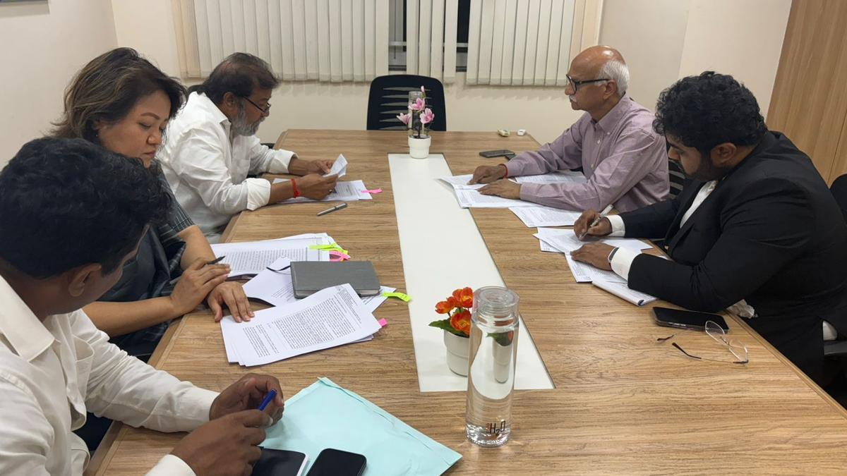 health-minister-meets-advocate-general-to-discuss-legal-strategy-on-local-quota