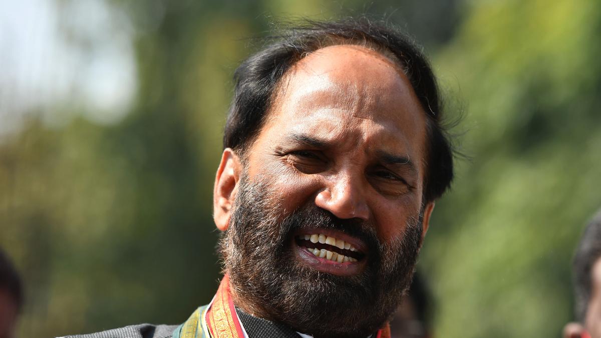 3.15-crore-persons-getting-fine-rice-now-in-telangana-under-pds:-uttam