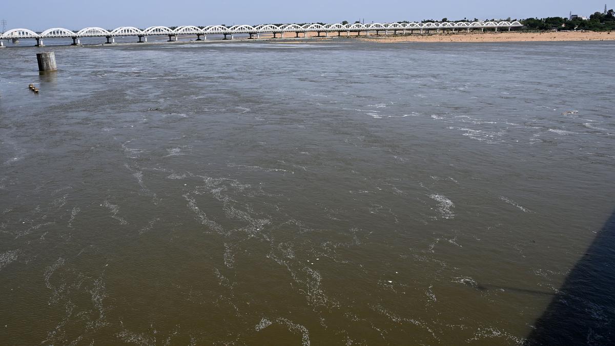 discharge-into-the-kollidam-crosses-1-lakh-cusecs