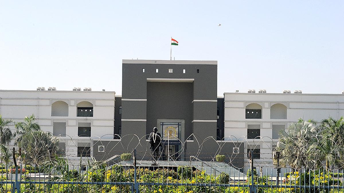gujarat-high-court-acquits-three-in-2002-post-godhra-riots-case,-cites-lack-of-‘reliable-evidence’