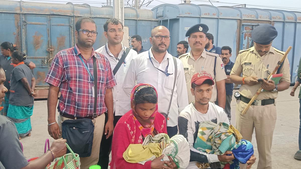 woman-delivers-baby-girl-in-a-train-at-jolarpet-railway-station