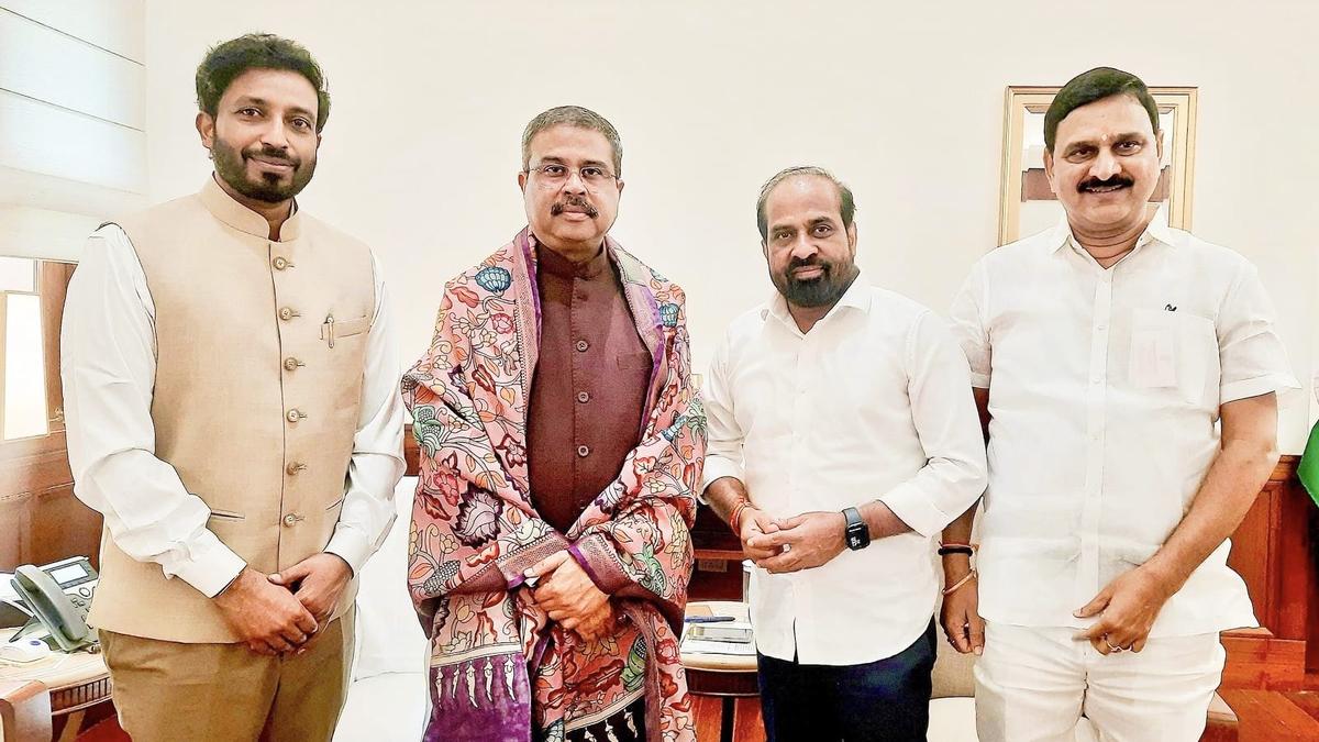 centre-urged-to-set-up-nieit-in-pithapuram