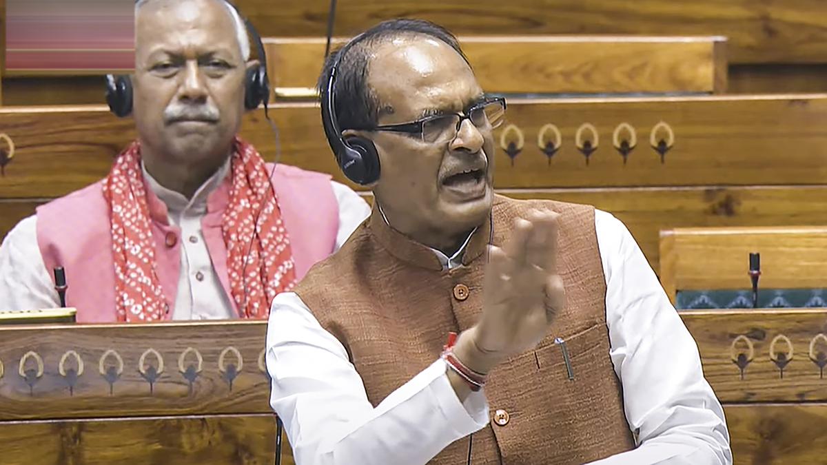 former-ysrcp-government-didn’t-pay-andhra-pradesh’s-share-of-crop-insurance,-says-union-agriculture-minister-chouhan