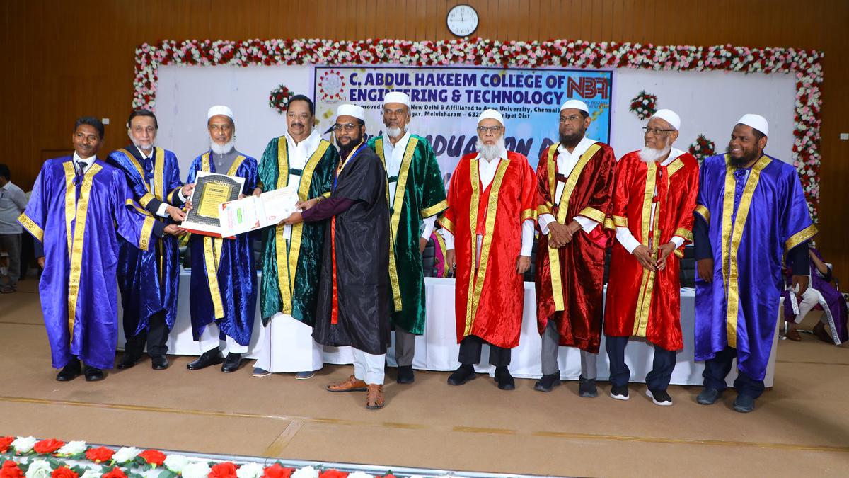 graduation-day-of-engineering-college-held-in-ranipet